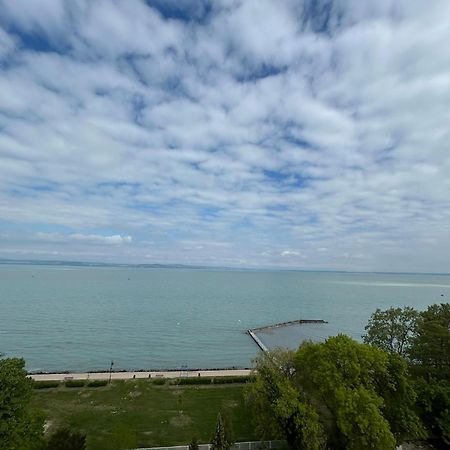 Aranypart Szallo-Koezoessegi Szallashely Siófok Exteriör bild