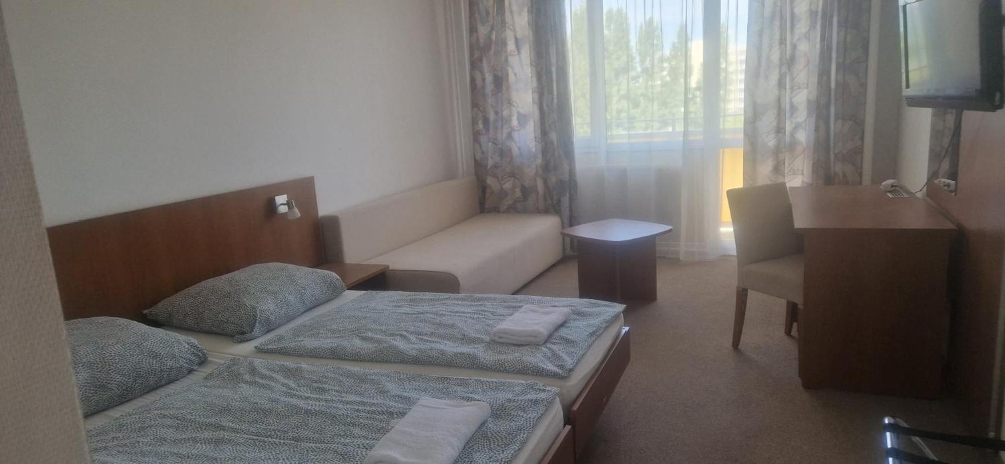 Aranypart Szallo-Koezoessegi Szallashely Siófok Exteriör bild